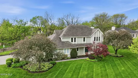 1502 Watermill Ln, Perrysburg, OH 43551