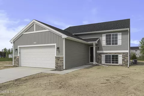 1051 Lakeside Ln, Oregon, OH 43616