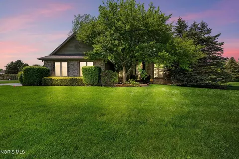 3130 Stonegate Dr, Maumee, OH 43537