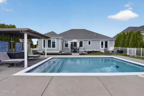 Exterior - 7617 Tournament Dr, Waterville, OH 43566 photo 10 of 11