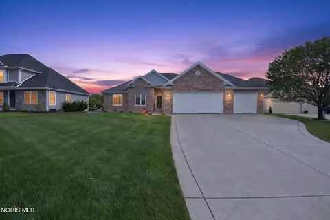 7617 Tournament Dr, Waterville, OH 43566