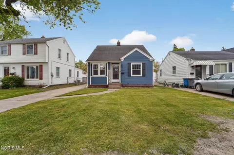 3133 Strathmoor Ave, Toledo, OH 43614