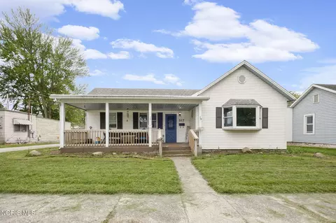 517 W North St, Fostoria, OH 44830