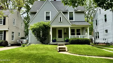 3839 Woodmont Rd, Toledo, OH 43613
