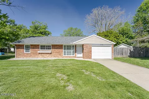 339 Wilkshire Dr, Waterville, OH 43566