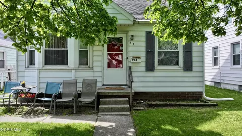 917 Eleanor Ave, Toledo, OH 43612