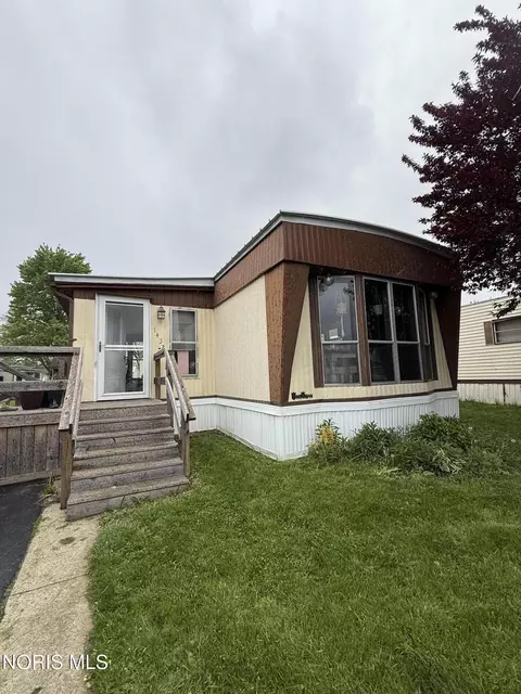 1432 Huntington Dr, Findlay, OH 45840
