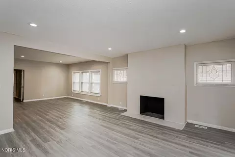 2337 Parkwood Ave, Toledo, OH 43620