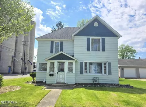 131 W Maple St, Deshler, OH 43516