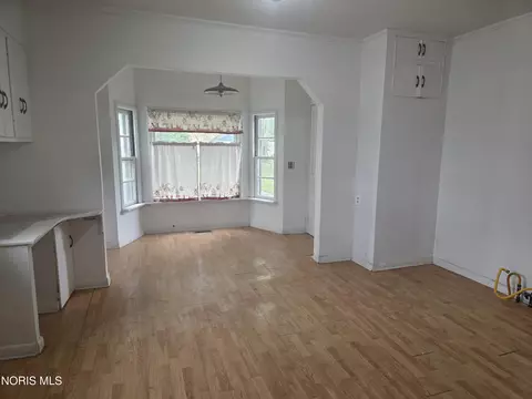 Living - 131 W Maple St, Deshler, OH 43516 photo 1 of 7