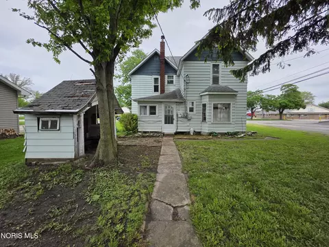 Exterior - 131 W Maple St, Deshler, OH 43516 photo 3 of 3