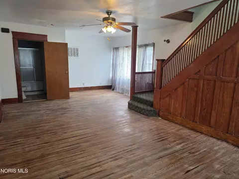 Living - 131 W Maple St, Deshler, OH 43516 photo 6 of 7