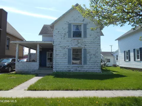 130 E Maple St, Deshler, OH 43516
