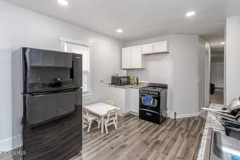 Kitchen - 628 Evesham Ave, Toledo, OH 43607 photo 6 of 6