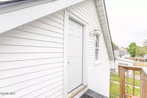 Exterior - 628 Evesham Ave, Toledo, OH 43607 photo 7 of 8