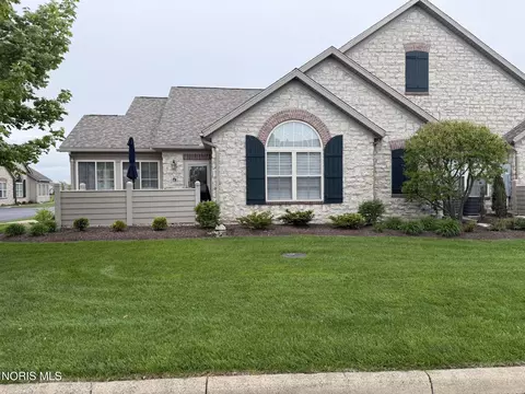 2749 N Canterbury Cir # A, Port Clinton, OH 43452