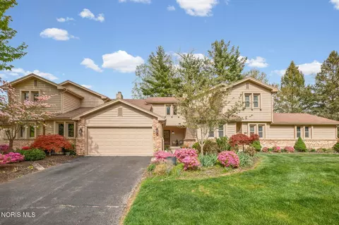 4246 Vicksburg Dr, Sylvania, OH 43560
