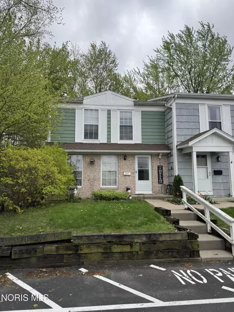 4432 Rose Garden Dr, Toledo, OH 43623