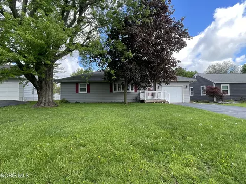 220 E Yates Ave, Findlay, OH 45840