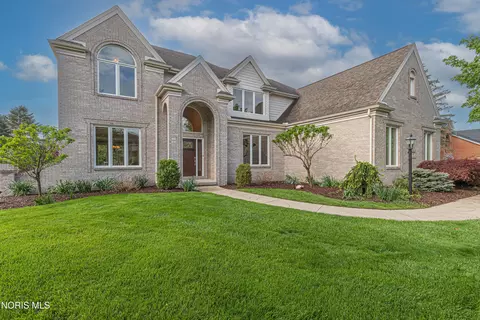 7443 Scandinavia Dr, Maumee, OH 43537