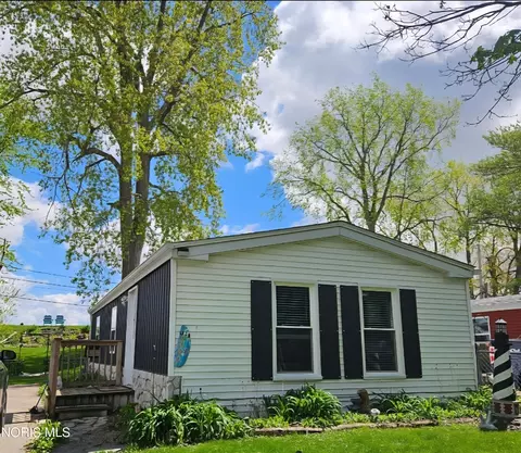 6060 326th St, Toledo, OH 43611