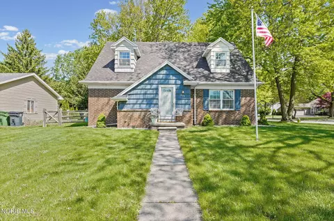 417 Harris Ct, Maumee, OH 43537