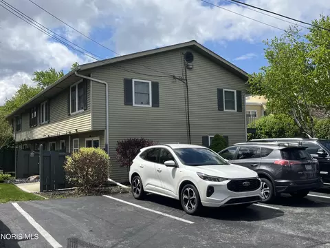 330 W Butler St, Bryan, OH 43506