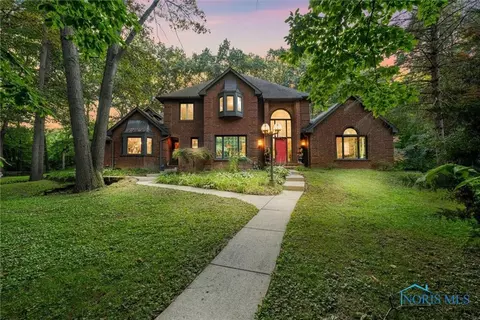 2015 King Rd, Toledo, OH 43617