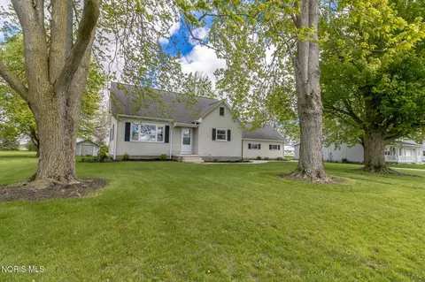 857 E Linfoot St, Wauseon, OH 43567