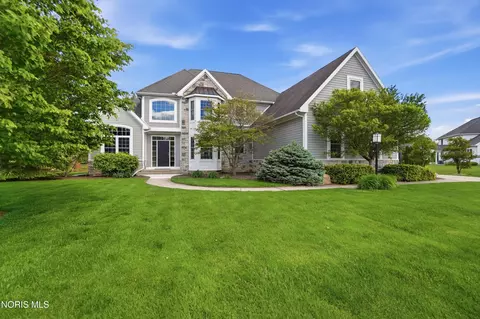 5853 Green Ivy Ln, Monclova, OH 43542