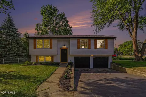 2912 Northshore Dr, Toledo, OH 43611
