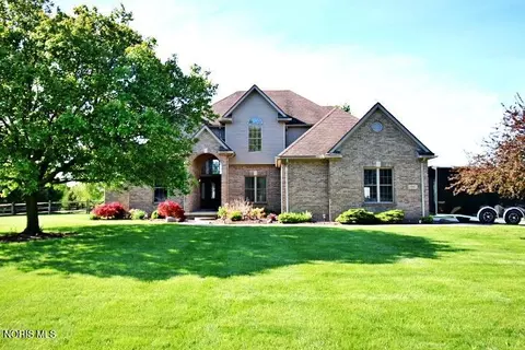 1087 Joseph Rd, Luckey, OH 43443