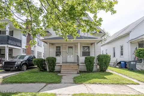 701 Thomas St, Toledo, OH 43609