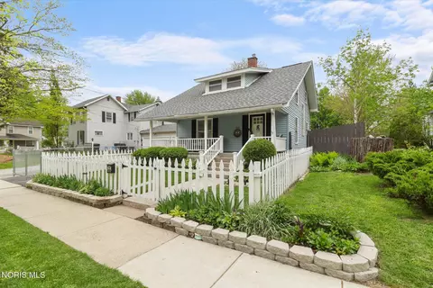 320 S Summit St, Bowling Green, OH 43402