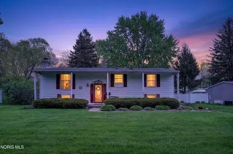 6026 Granville Dr, Sylvania, OH 43560