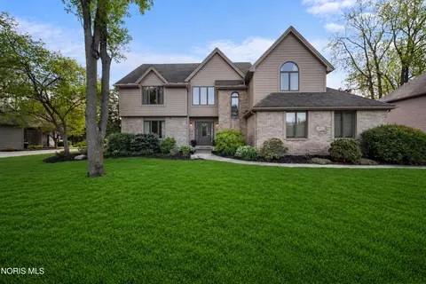 4652 Country Walk Ln, Sylvania, OH 43560