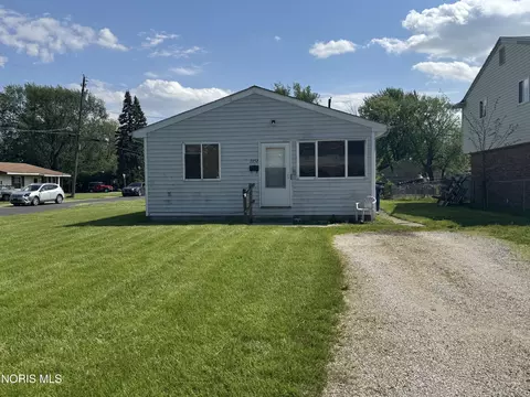 2252 Digby St, Toledo, OH 43605