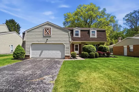 3732 Fairwood Dr, Sylvania, OH 43560