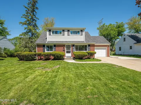 6542 Country Pl, Sylvania, OH 43560
