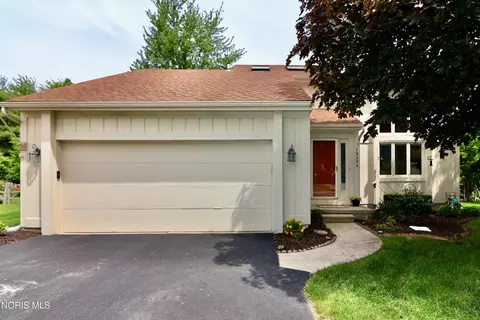 10394 Bridgewood St, Perrysburg, OH 43551