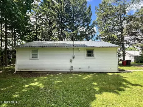 Exterior - 547 E Lincoln Ave #REAR, Ada, OH 45810 photo 2 of 3