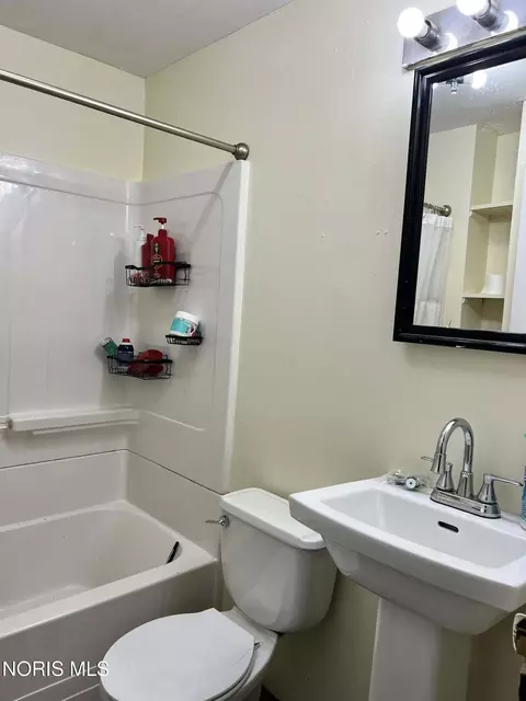 Bath - 547 E Lincoln Ave #REAR, Ada, OH 45810 photo 1 of 1