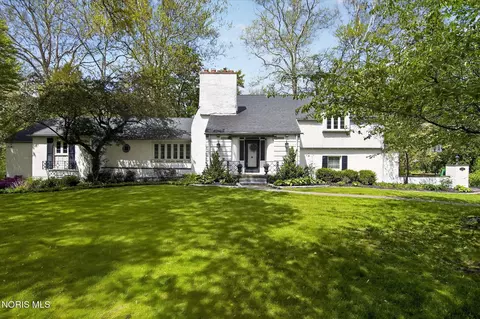 3700 W Bancroft St, Ottawa Hills, OH 43606