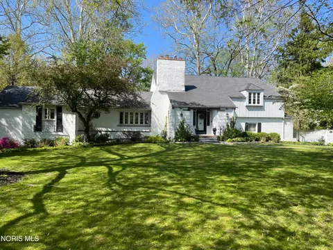 3700 W Bancroft St, Ottawa Hills, OH 43606