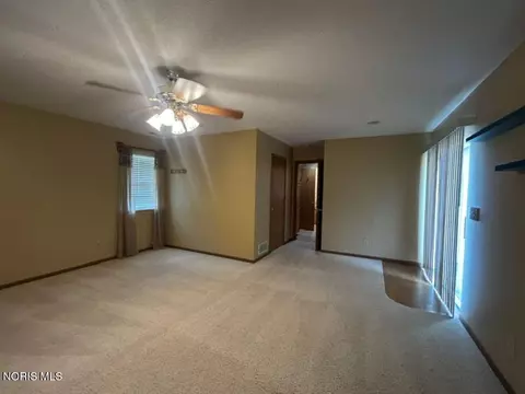 Living - 1609 Colonial Ln, Bryan, OH 43506 photo 3 of 3