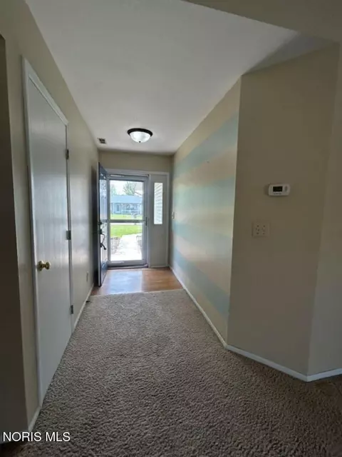 Entry Way - 1609 Colonial Ln, Bryan, OH 43506 photo 1 of 1