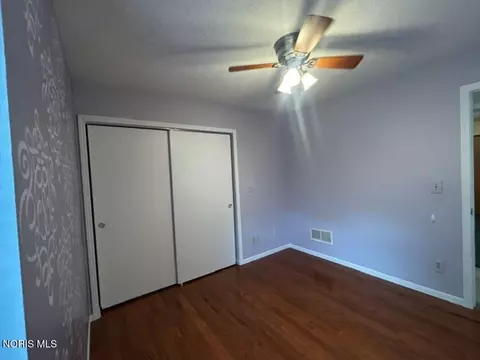 Bedroom - 1609 Colonial Ln, Bryan, OH 43506 photo 2 of 5
