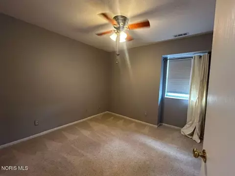 Bedroom - 1609 Colonial Ln, Bryan, OH 43506 photo 4 of 5