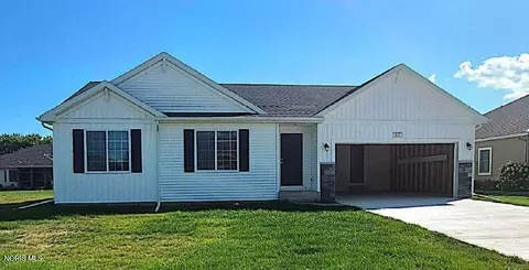 1123 Clairmont Ave, Napoleon, OH 43545