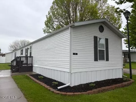 14900 County Road H UNIT 8, Wauseon, OH 43567
